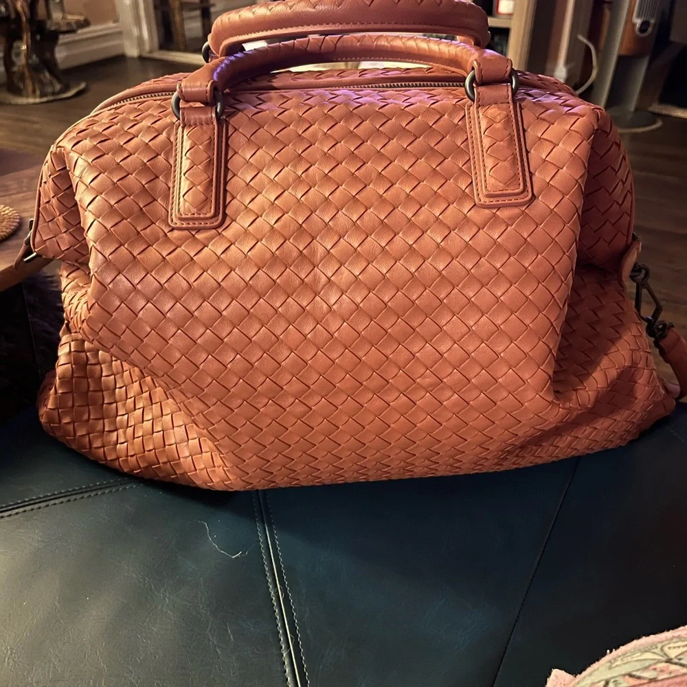 Bottega Veneta Intrecciato Convertible Tote/Satchel - Picture 7 of 9